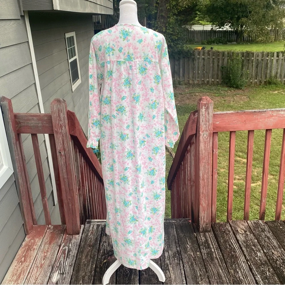 Floral Long Sleeve Nightgown - Pink and Green Vintage J C Penny GrandmaCore L‎